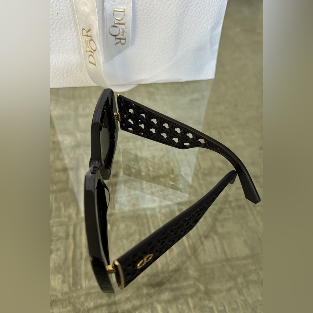 Dior Black Oversized Sunglasses with Geometric Cutout - Picture 8 of 9